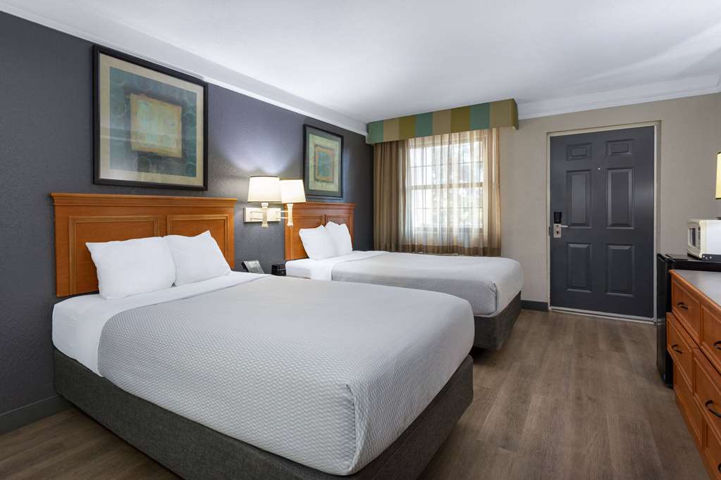 La Quinta Inn by Wyndham Pensacola - photo 10
