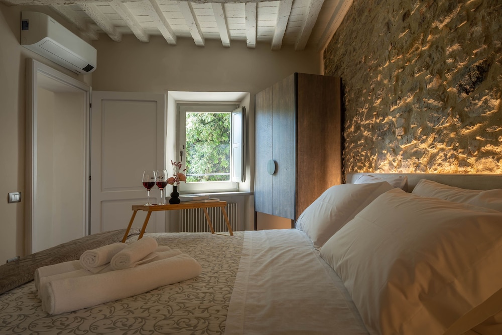 Forma your Boutique Suite — 4-Star Luxury Hotel in Corciano, Italy