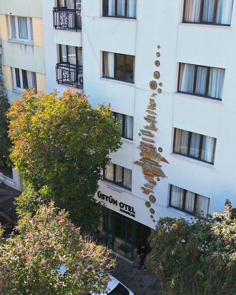 Üstün Otel Alsancak — 4-Star Luxury Hotel in Izmir, Turkey