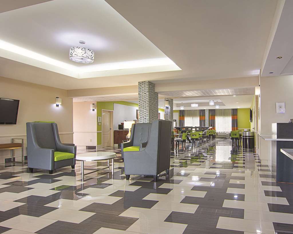La Quinta Inn & Suites by Wyndham Prattville - photo 8