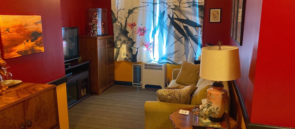 The Old Courthouse Inn