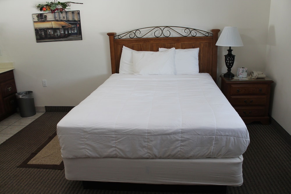 American Host Inn - photo 11