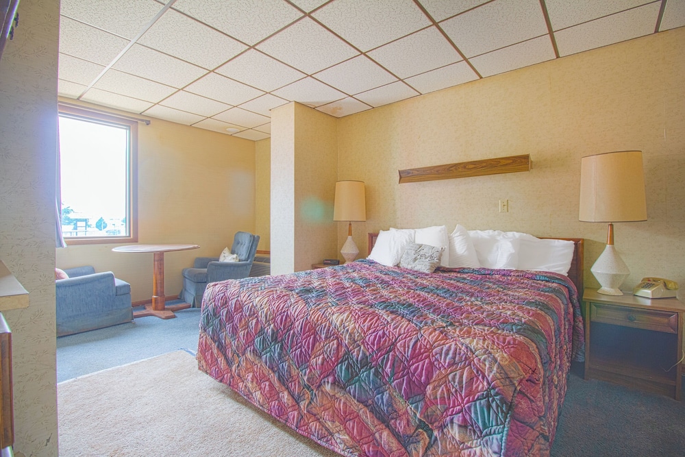 HomeTown Inn by OYO Liberal KS - photo 7