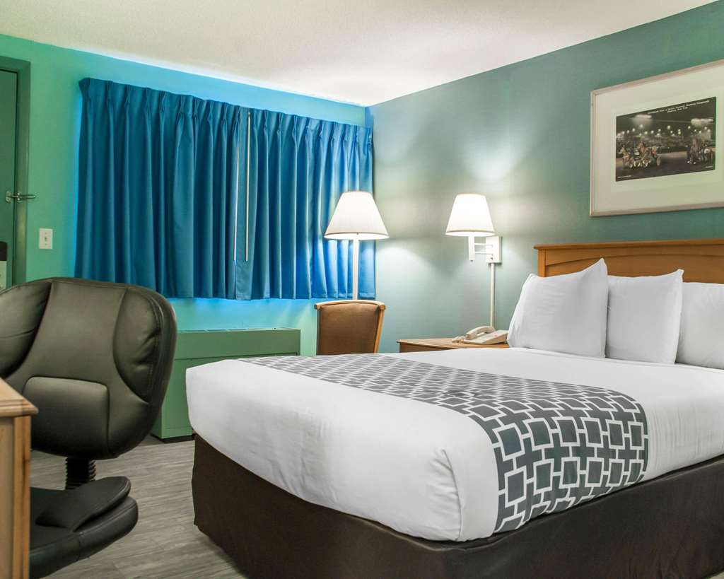Econo Lodge South - photo 6