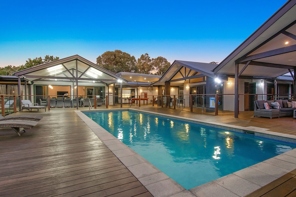 Lennox Coastal Retreat resort style home w. pool in Lennox Head, Australia