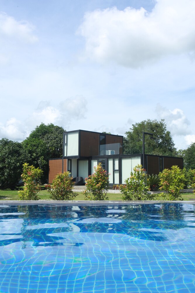 Cala Laiya in San Juan, Philippines