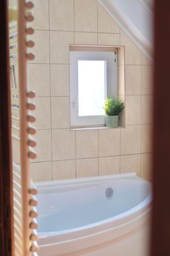 Trón Apartman — Siklos — photo 2