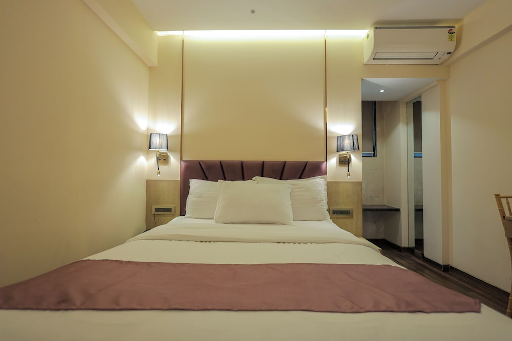Vishal Hall - last minute hotel in Mumbai