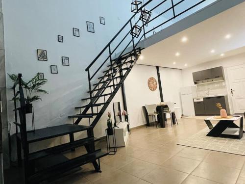 Leos Dream Apartment — Drama — photo 4