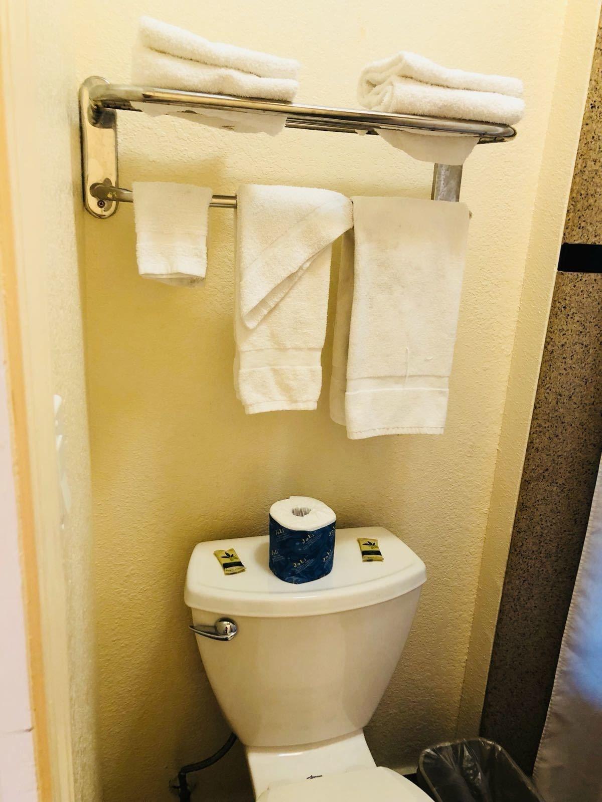 Bayshore Inn - photo 17