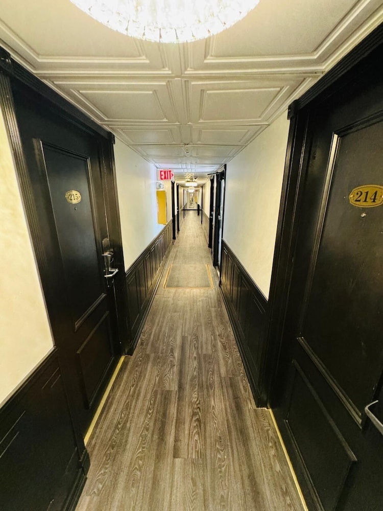 The Village Inn Hotel - photo 66