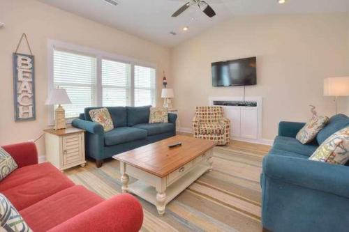 1 Coastal Escape - photo 5