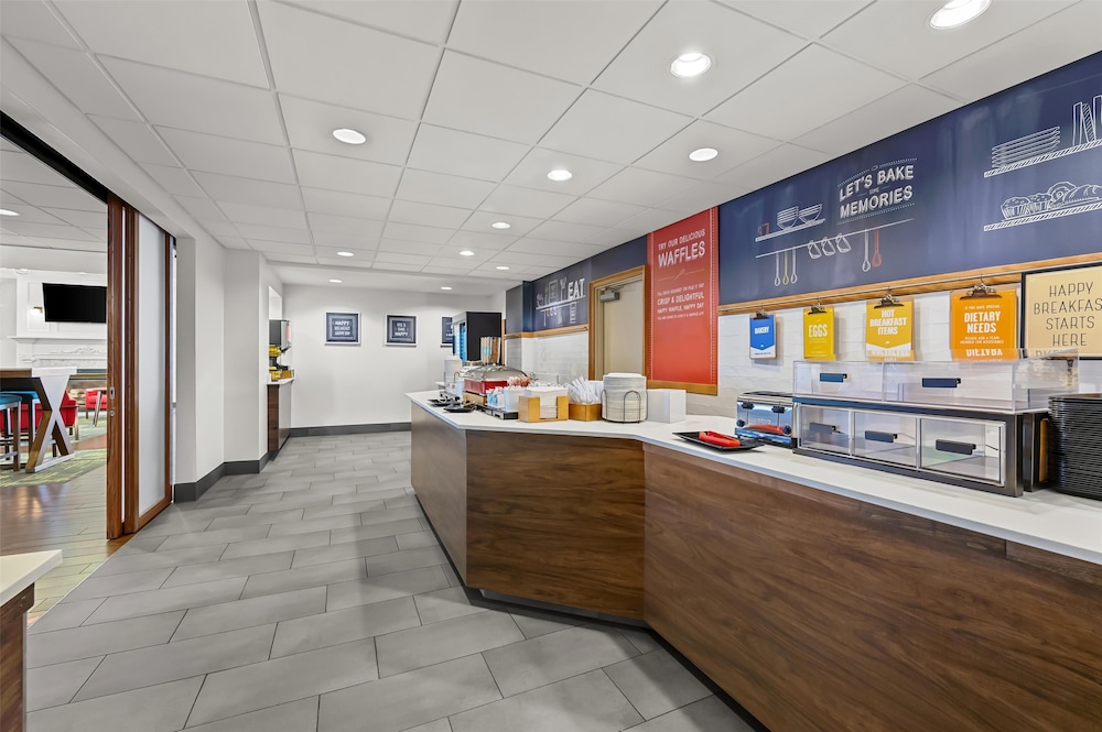 Hampton Inn Toledo South Maumee - photo 25