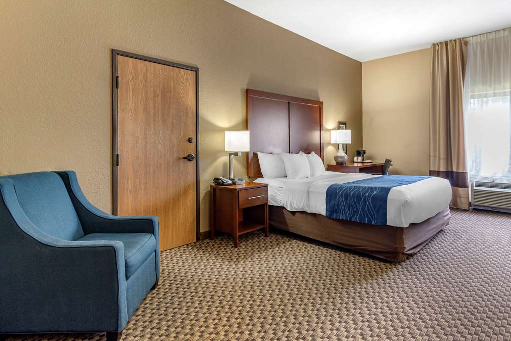Comfort Inn & Suites Blue Ridge - photo 20