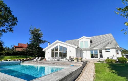 Gorgeous Home In Dalsjöfors With Sauna — 5-Star Luxury Hotel in Dalsjoefors, Sweden