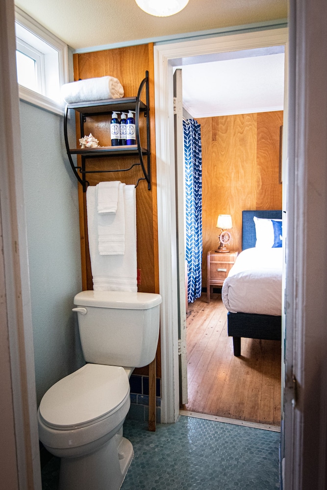 Anchor Inn Resort - photo 48