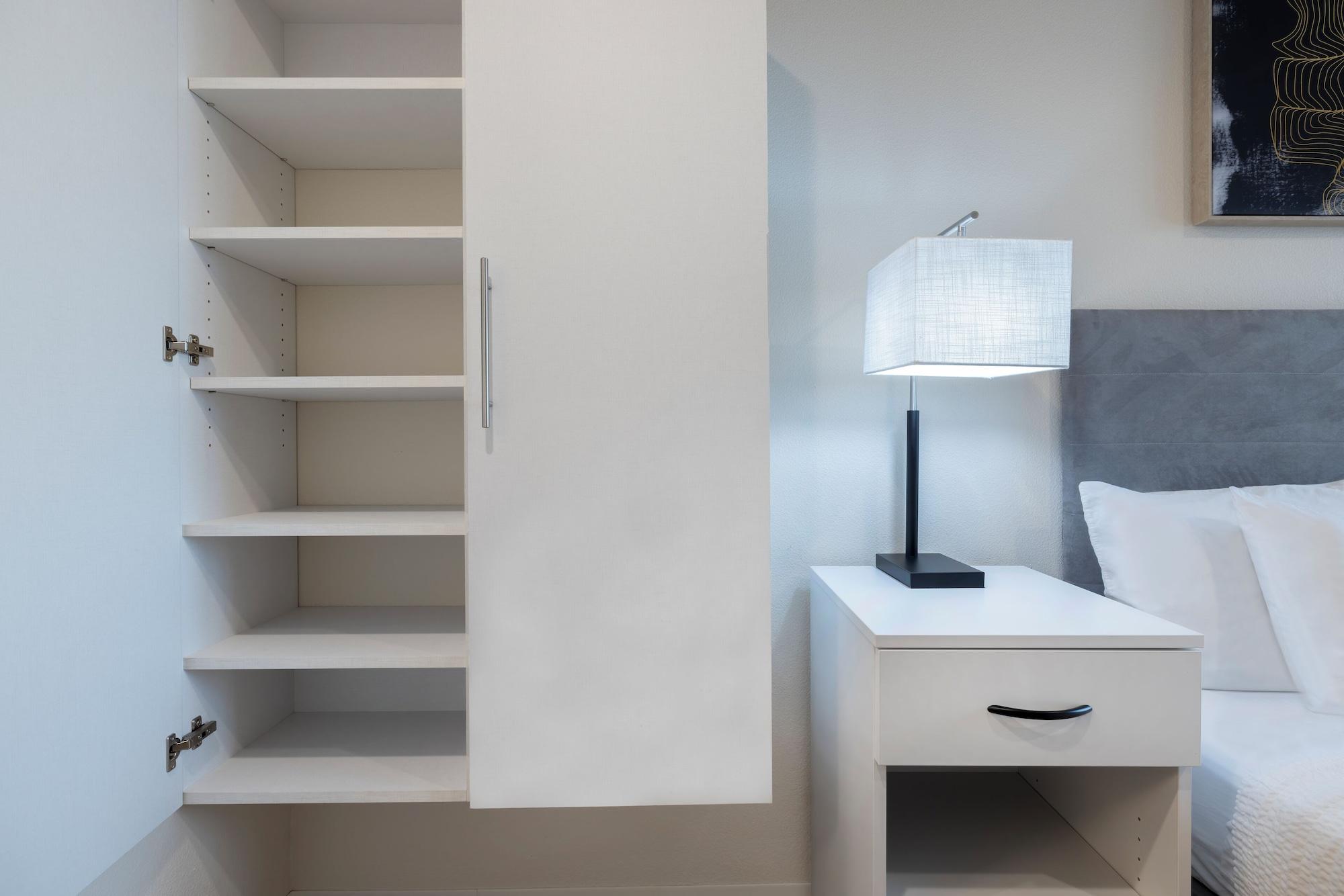 Soka Suites Dallas Las Colinas - photo 12