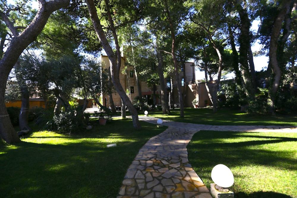 Hôtel Host & Vinum — Canet-En-Roussillon — photo 4