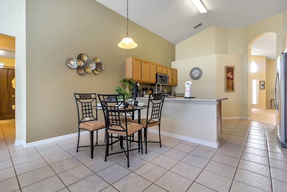 Charming and Comfy Villa. CDC Cleaning Standards Peaceful Resort #4326 - photo 34