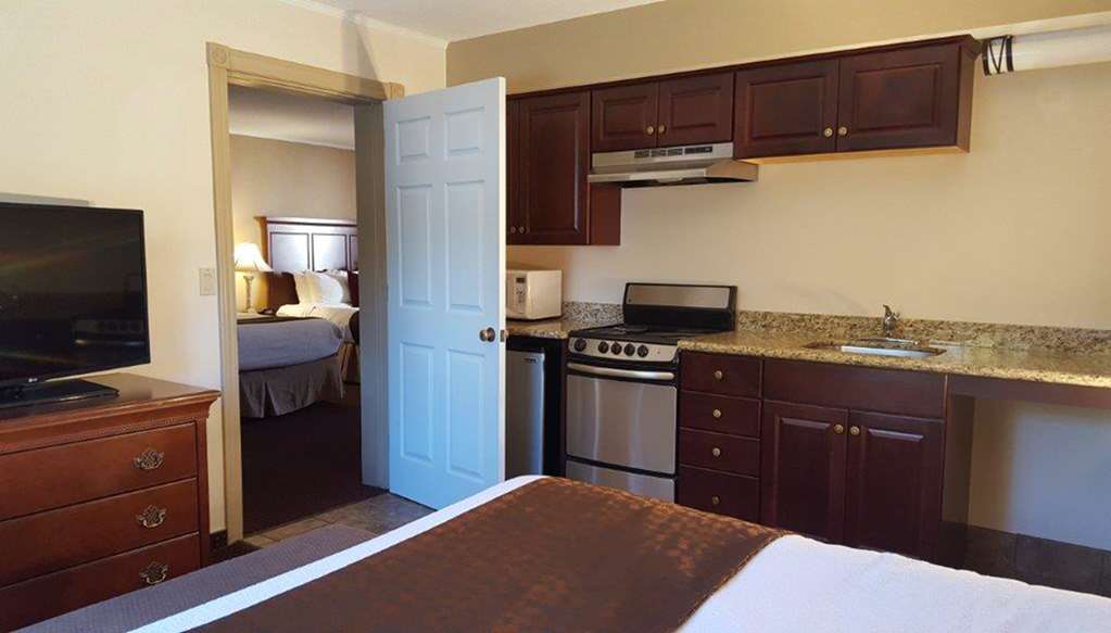 Best Western Plus Humboldt House Inn - photo 18