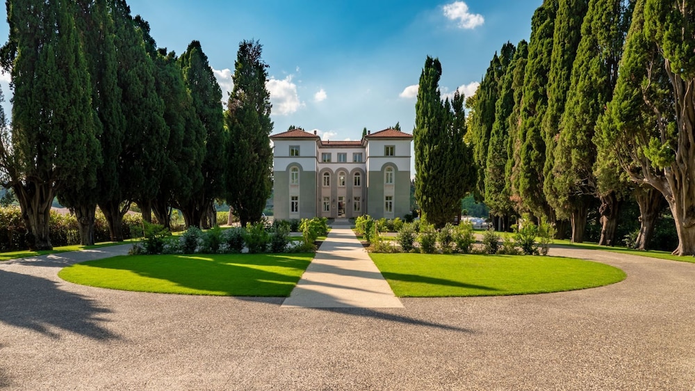 Boutique Hotel Villa Monty Banks — Cesena