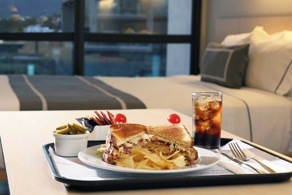 City Express Plus by Marriott Monterrey Galerias