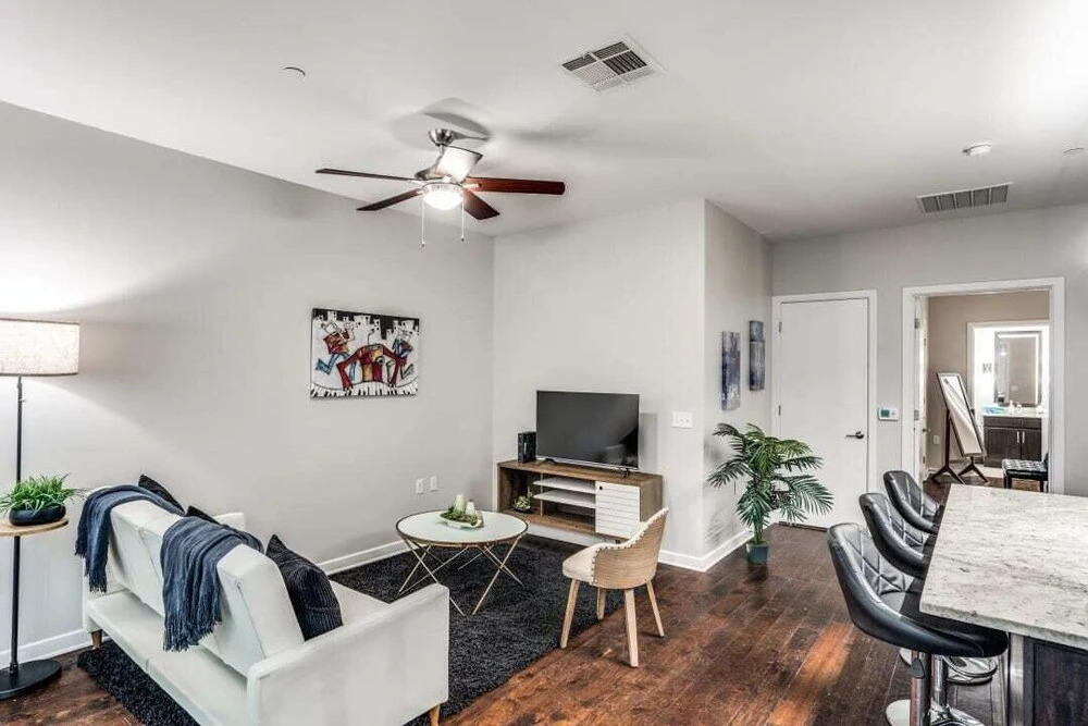 Stunning 2Br 2Ba W Sky Pool Lounge Cozysuites - photo 8