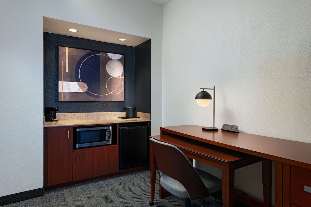 Courtyard by Marriott Dallas Plano Parkway at Preston Road - photo 17
