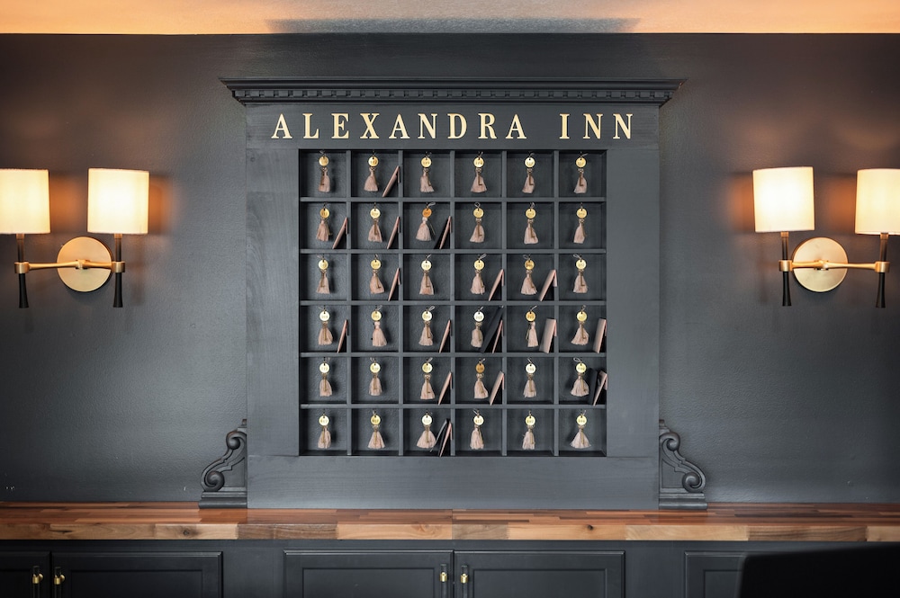 Alexandra Inn - photo 6