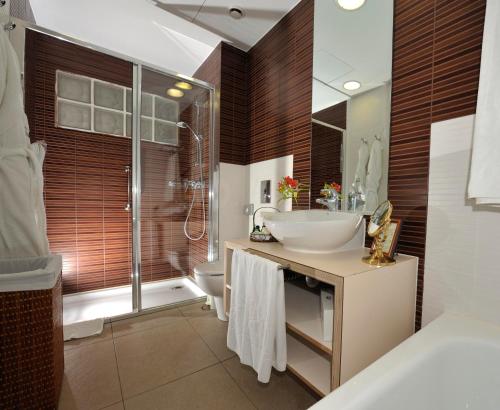 Adrian Colon Guanahani