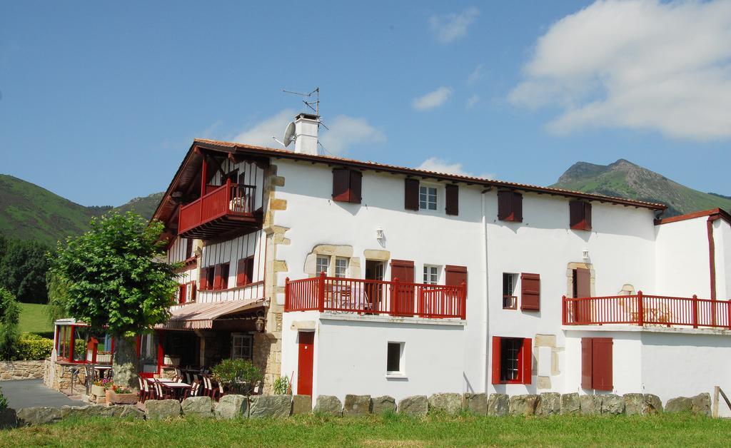 Hotel Pikassaria — Sare