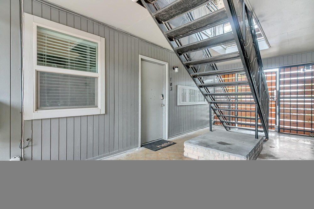 Upgraded Studio Monte Vista Neighborhood Parking and Bikes - photo 8