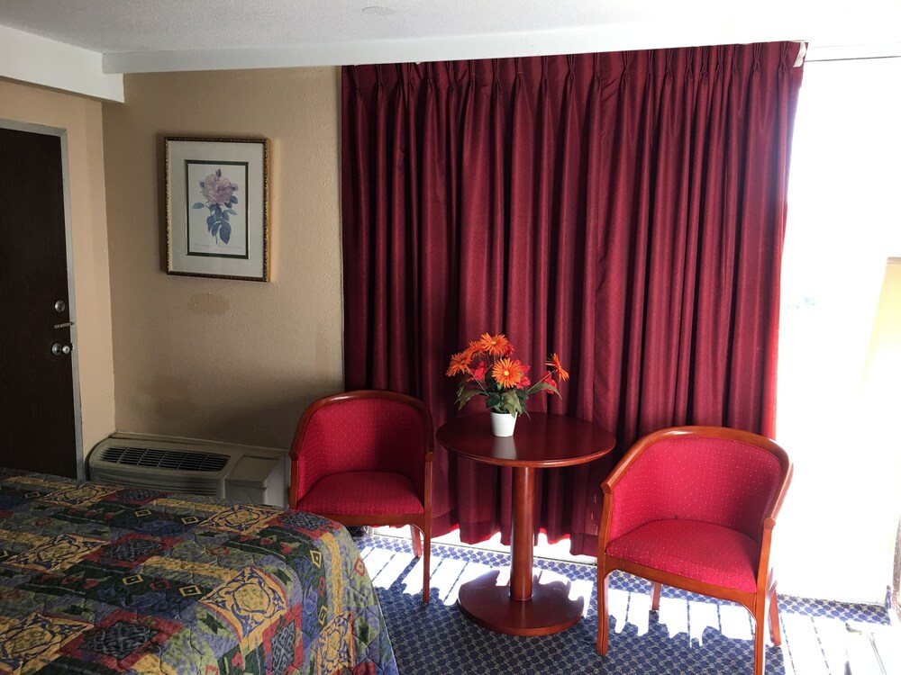 Rodeway Inn At Fort Lee - photo 11