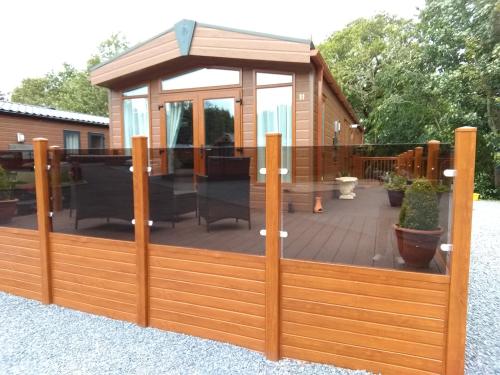 Atlas Ovation Lodge — 5-Star Luxury Hotel in Auchterarder, United Kingdom