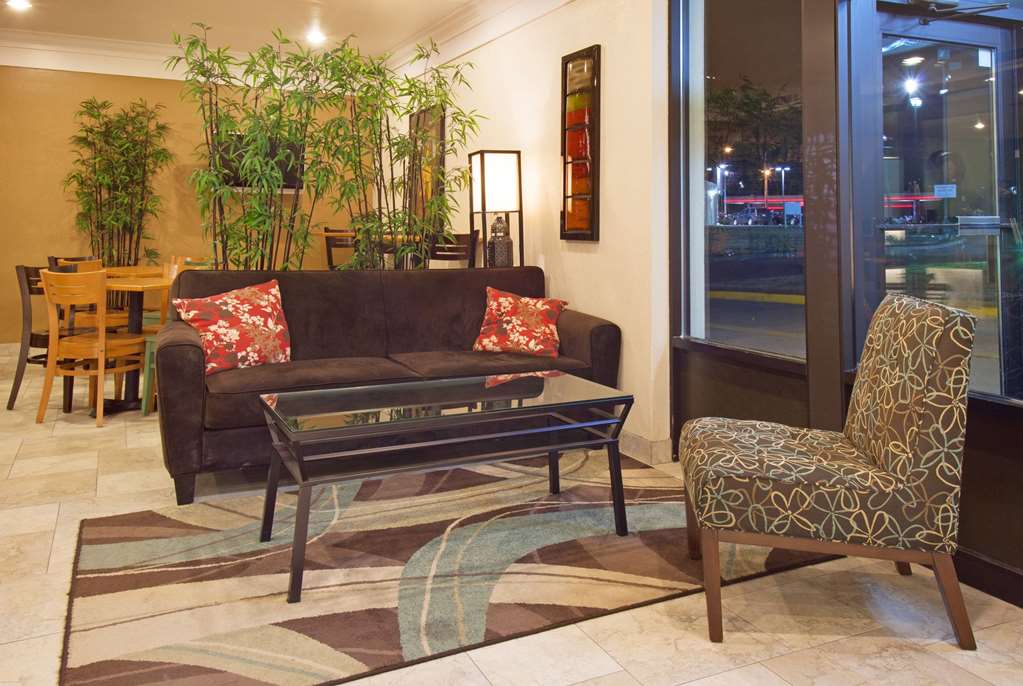 AmericInn by Wyndham Johnston Des Moines - photo 2