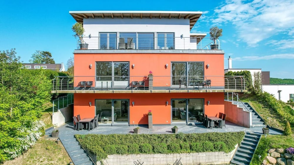Amselresidenz 1 Amsel — 4-Star Luxury Hotel in Ostseebad Binz, Germany