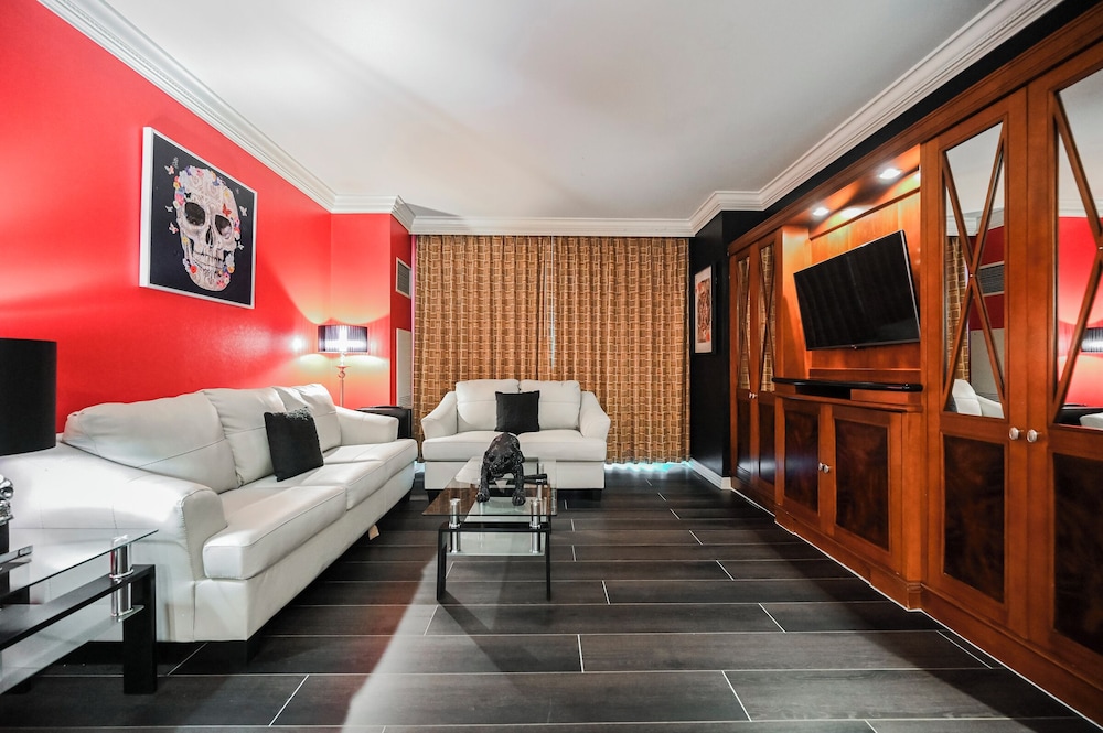 StripViewSuites at Signature - photo 151