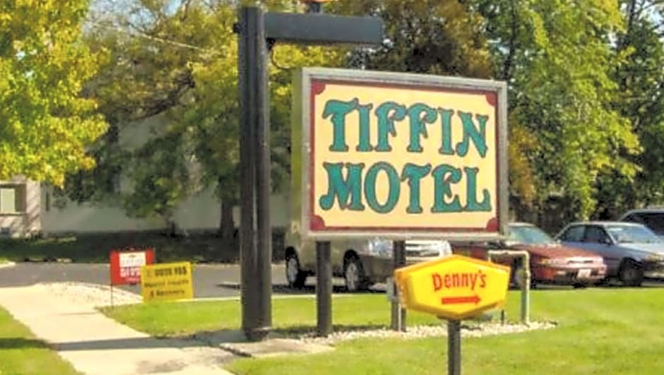 Tiffin Motel - photo 20