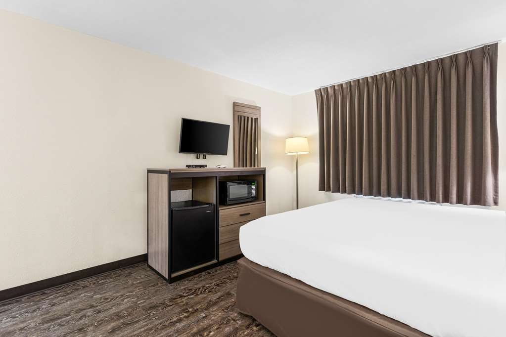 SureStay Hotel by Best Western Albuquerque Midtown - photo 22
