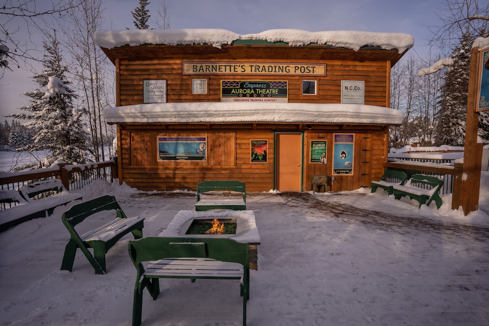 Pike's Waterfront Lodge - photo 31