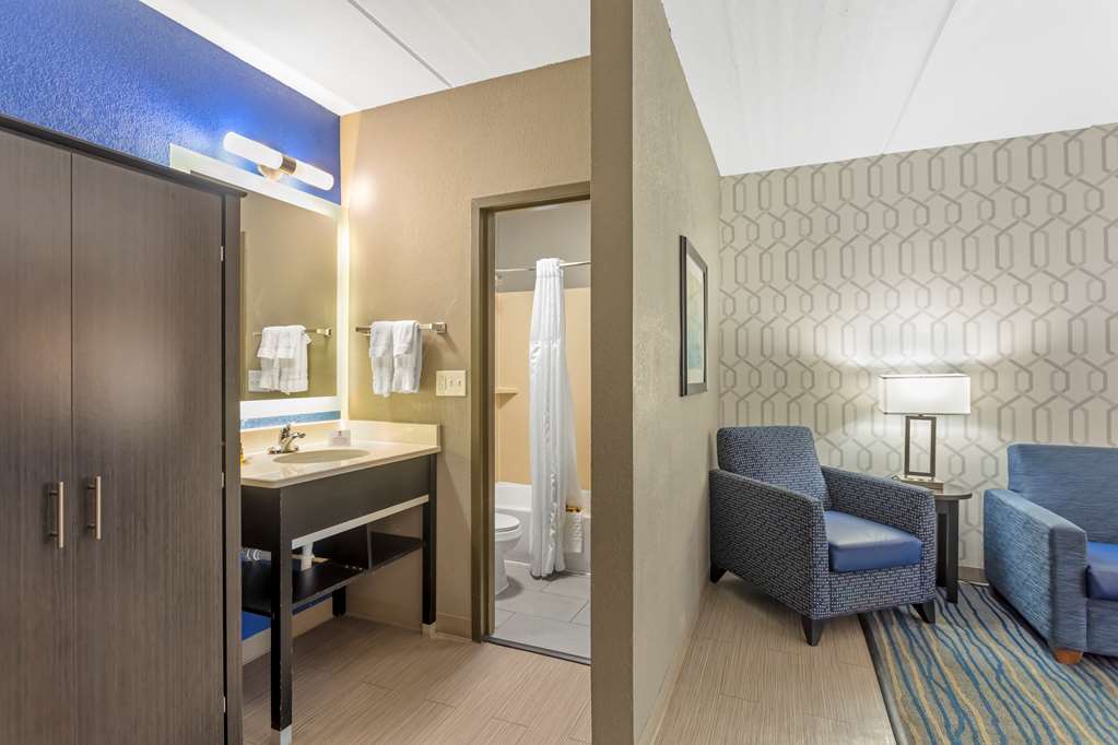 Best Western Plus Bowling Green - photo 23