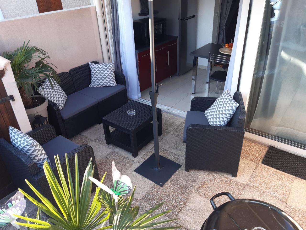 Pavillon 4 6 pers. 30 m Gruissan Les Ayguades — hotel in Gruissan