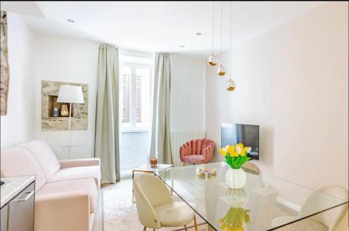 Residenza San Rocco ''Suite sul lago'' — 4-Star Luxury Hotel in Orta San Giulio, Italy