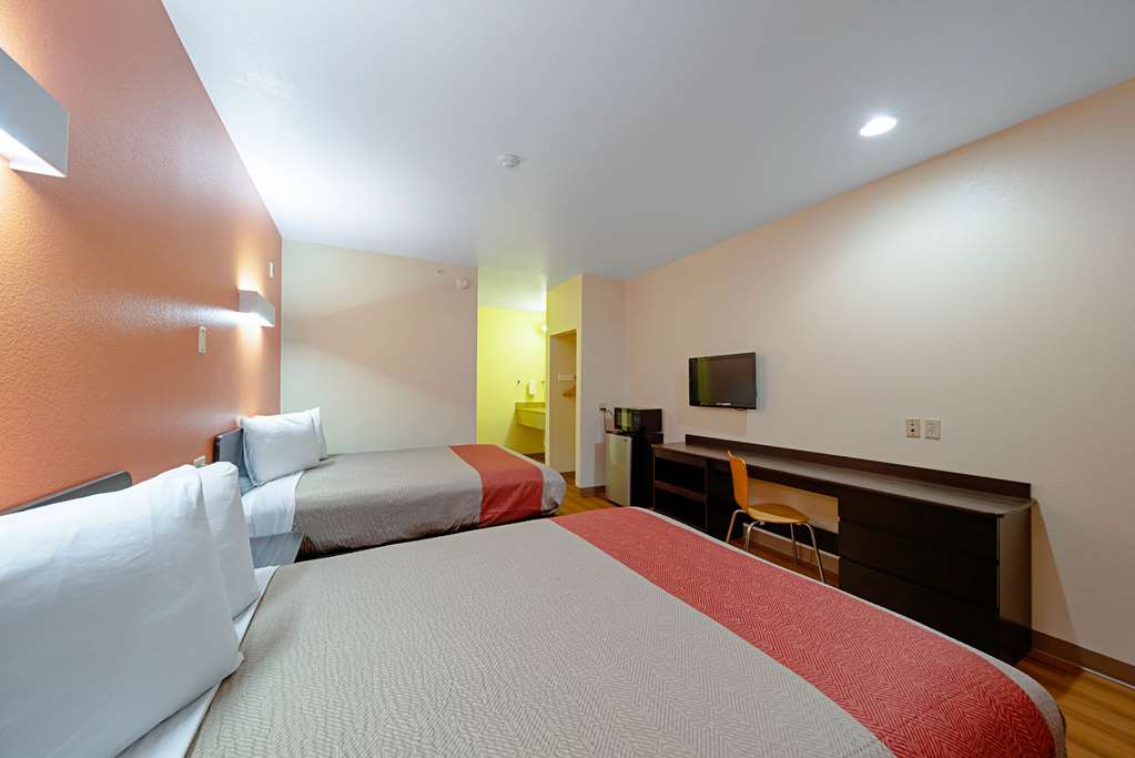Motel 6 Rhome TX - photo 14