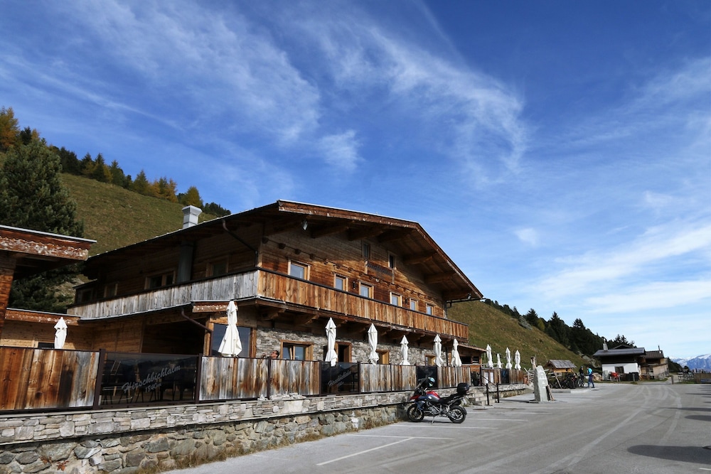 Unique Large Alpine Pasture In The Middle Of The Zillertal Mountains — Zellberg
