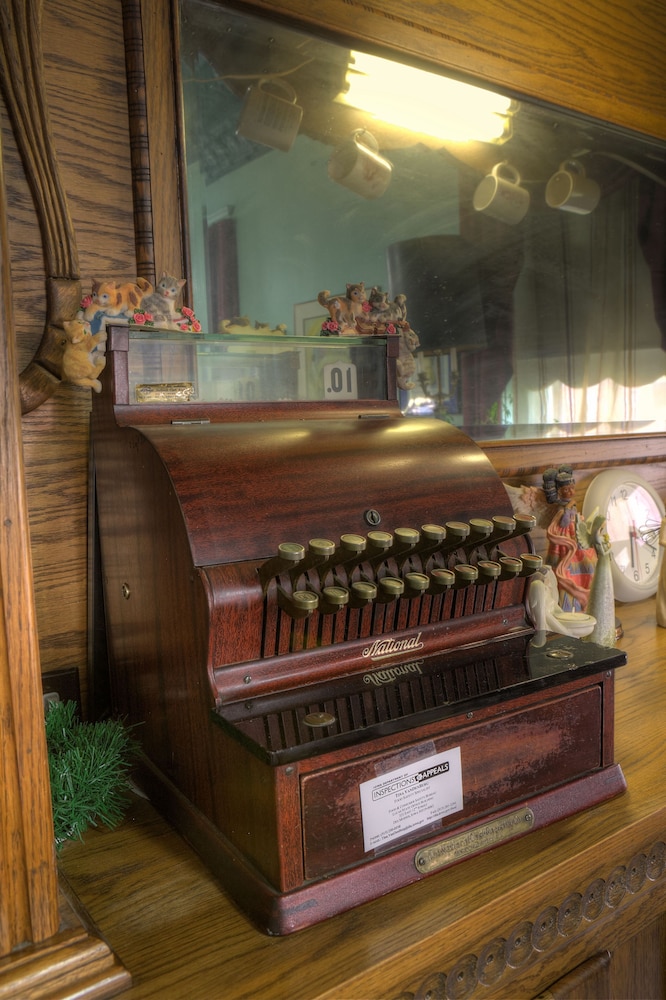 Inn of the Six Toed Cat - photo 41