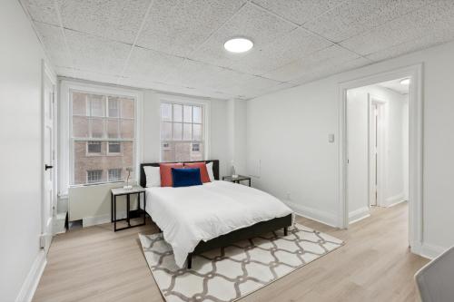 East 419I Modern Suite I Pool I Gym — 4-Star Luxury Hotel in Rochester, United States