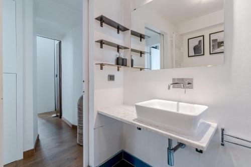 GuestHost Casa Galleria d'Arte live a stay of author — 4-Star Luxury Hotel in Turin, Italy