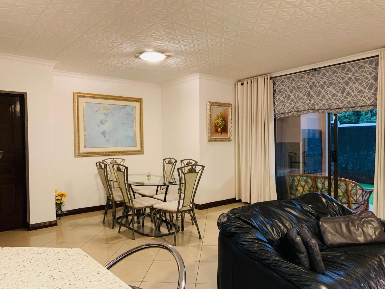 Ikhaya Lakho 1 — 4-Star Luxury Hotel in Roodepoort, South Africa