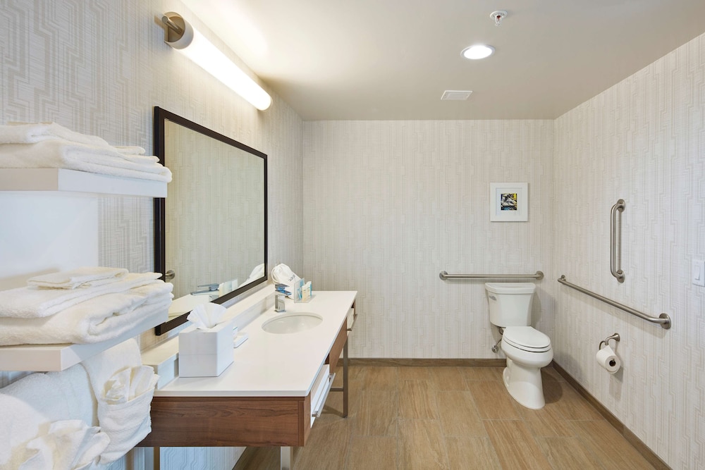 Hampton Inn & Suites Sacramento at Csus - photo 34